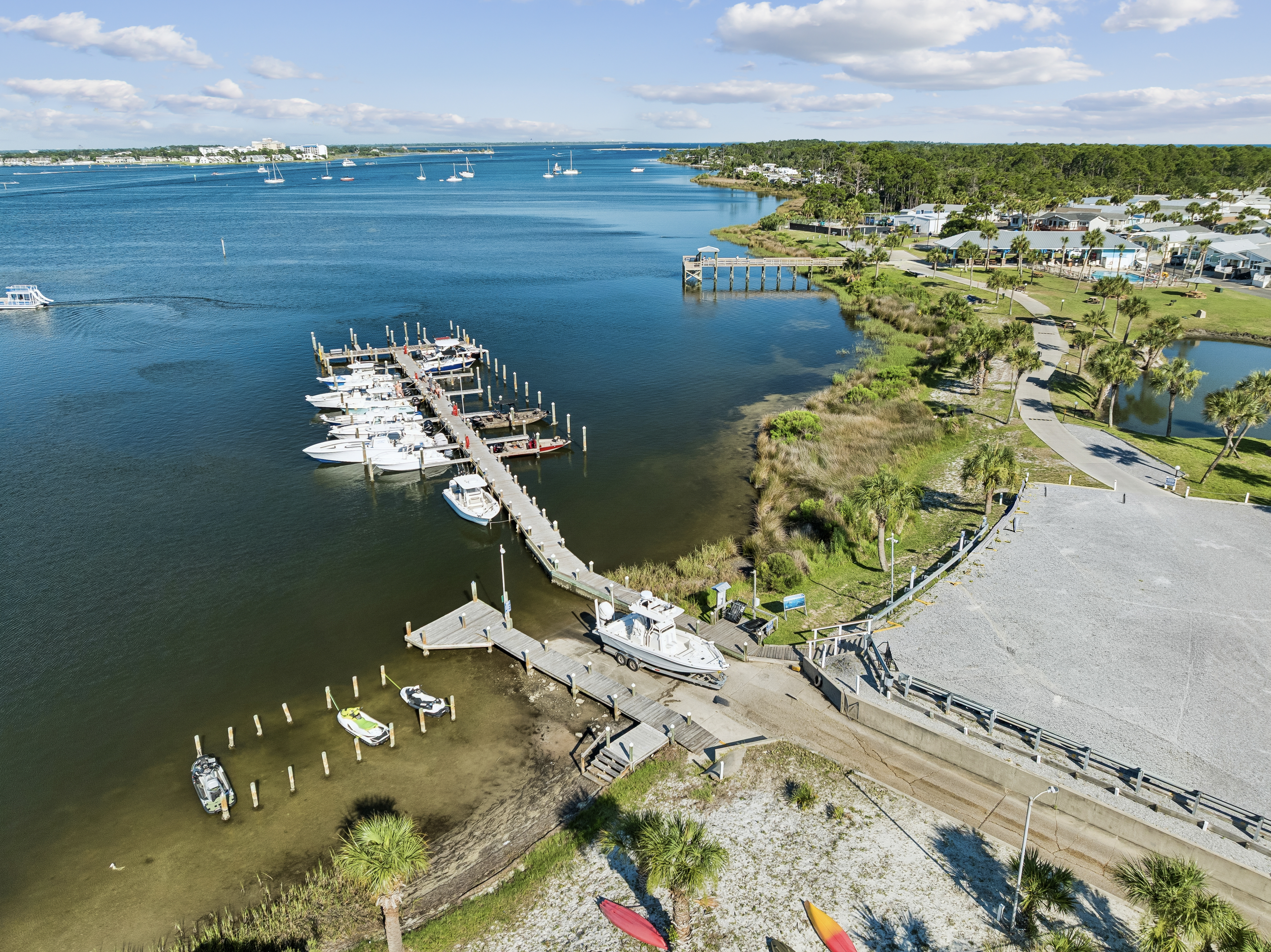  Turnkey Coastal Cottage With Resort Amenities In Gated Waterfront Community - 物件實景