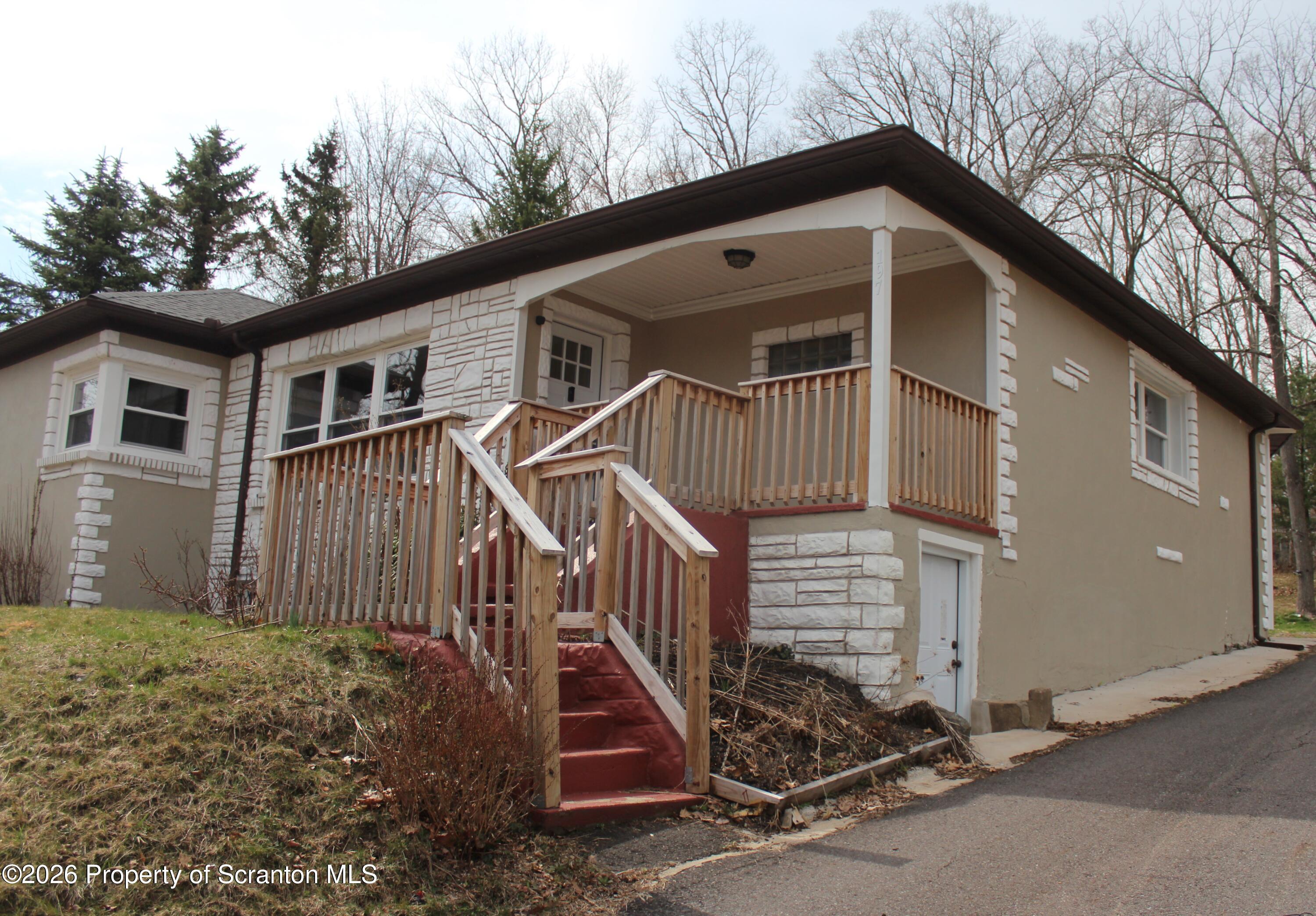 Mountain Blvd, Mountain Top, PA 18707
