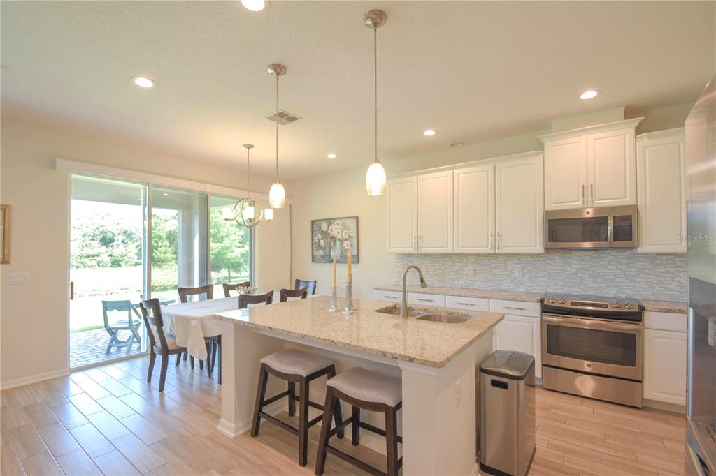 Apopka, Florida, 32703, United States, 4 Bedrooms Bedrooms, ,3 BathroomsBathrooms,Residential,For Sale,1828228