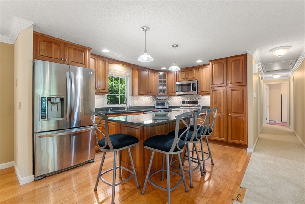 Agawam, Massachusetts, 01030, United States, 4 Bedrooms Bedrooms, ,3 BathroomsBathrooms,Residential,For Sale,1933274