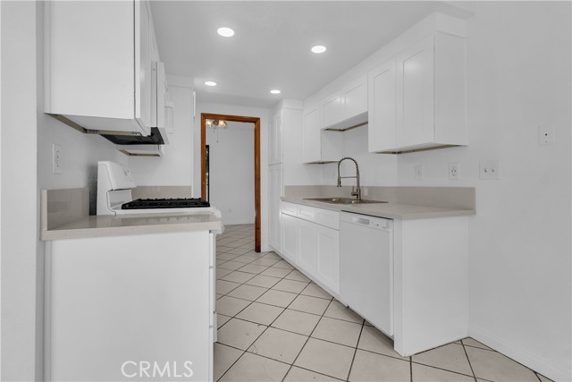 Montclair, California, 91763, United States, 3 Bedrooms Bedrooms, ,2 BathroomsBathrooms,Residential,For Sale,1978467