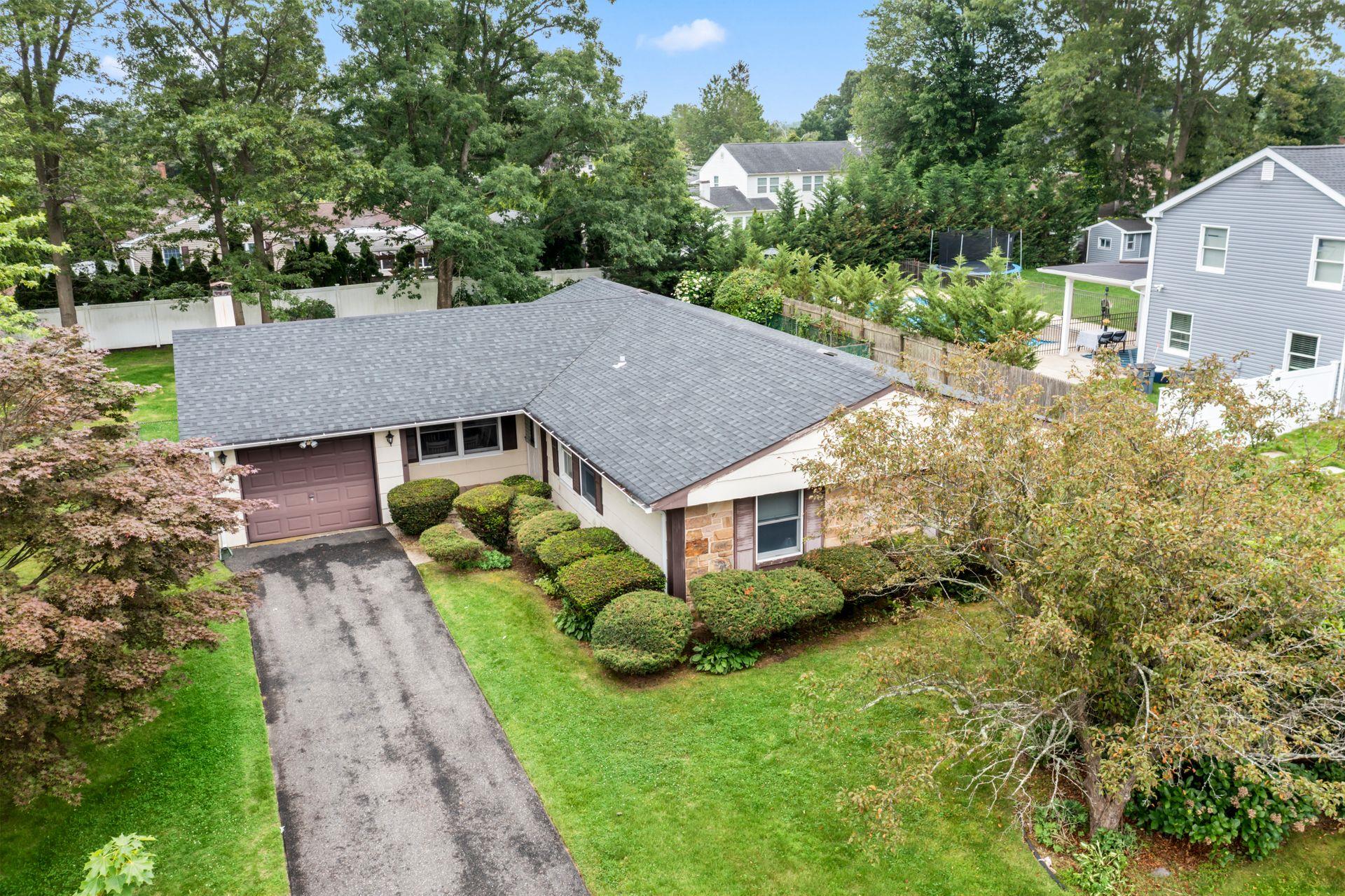 South Setauket, New York, 11720, United States, 3 Bedrooms Bedrooms, ,2 BathroomsBathrooms,Residential,For Sale,1865842