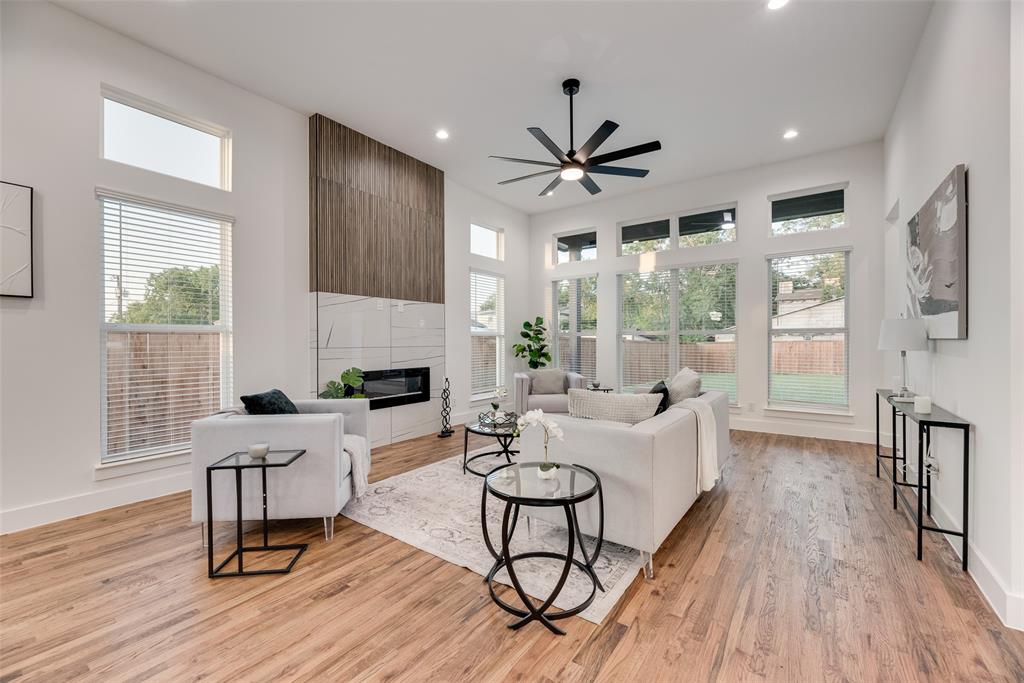 Dallas, Texas, 75211, United States, 4 Bedrooms Bedrooms, ,4 BathroomsBathrooms,Residential,For Sale,1893566