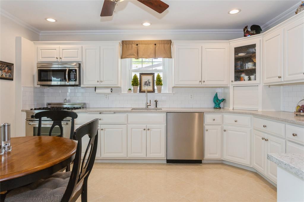 Floral Park, New York, 11001, United States, 3 Bedrooms Bedrooms, ,2 BathroomsBathrooms,Residential,For Sale,1798348