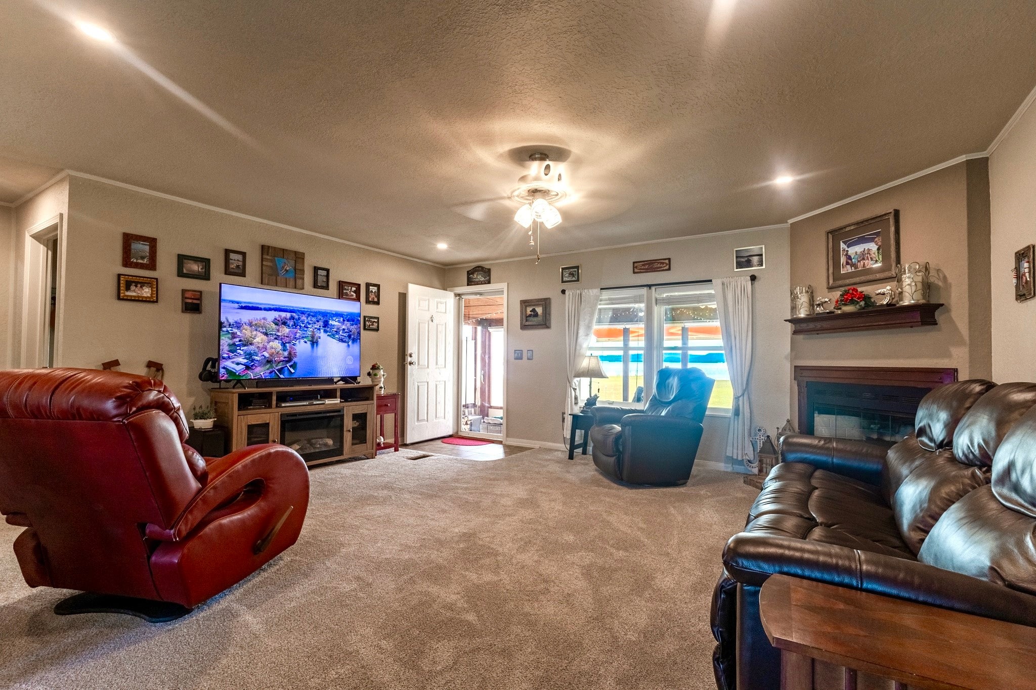 Possum Kingdom Lake, Texas, 76449, United States, 4 Bedrooms Bedrooms, ,3 BathroomsBathrooms,Residential,For Sale,1978522