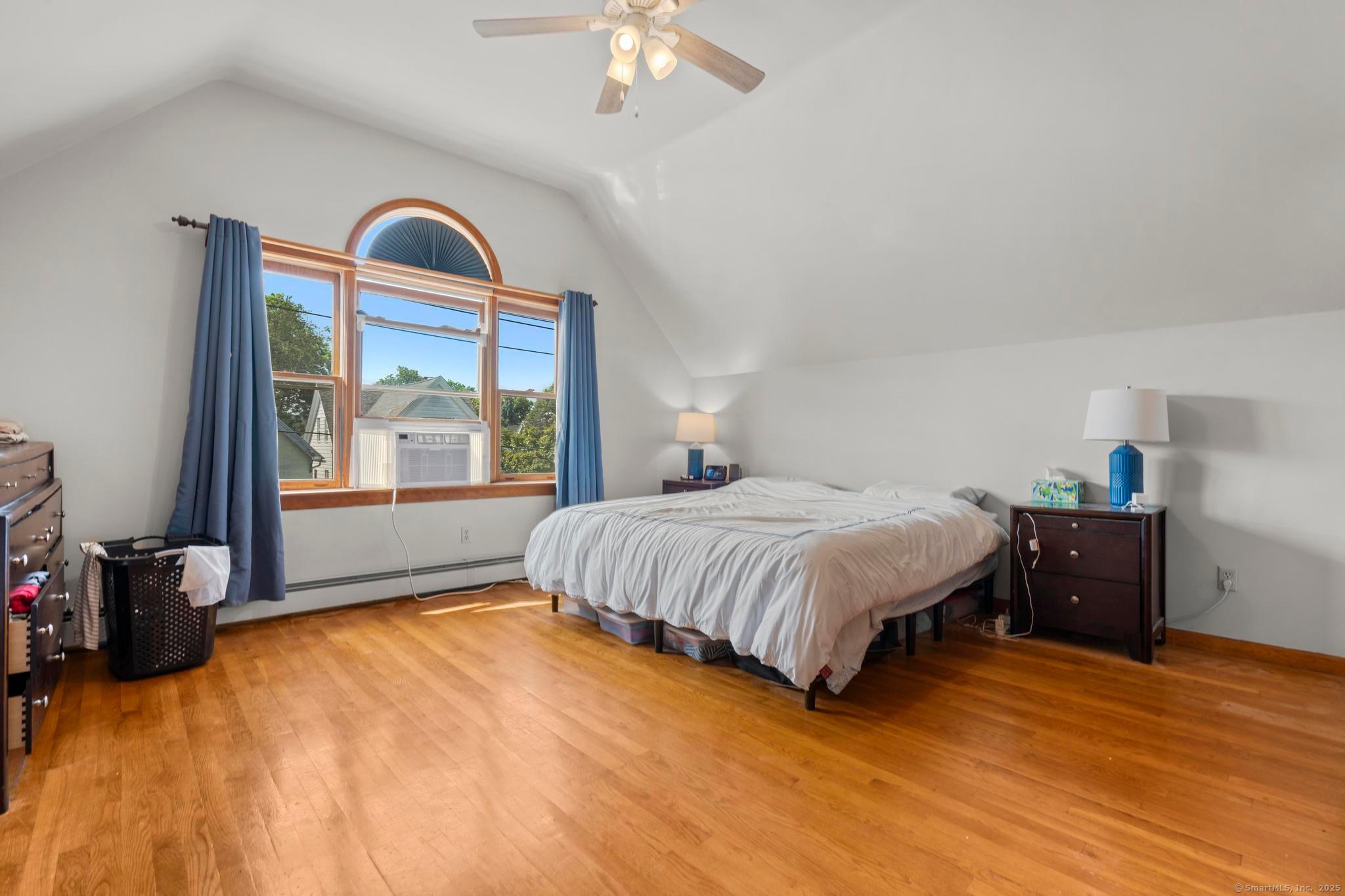 New Haven, Connecticut, 06511, United States, 5 Bedrooms Bedrooms, ,3 BathroomsBathrooms,Residential,For Sale,1930544