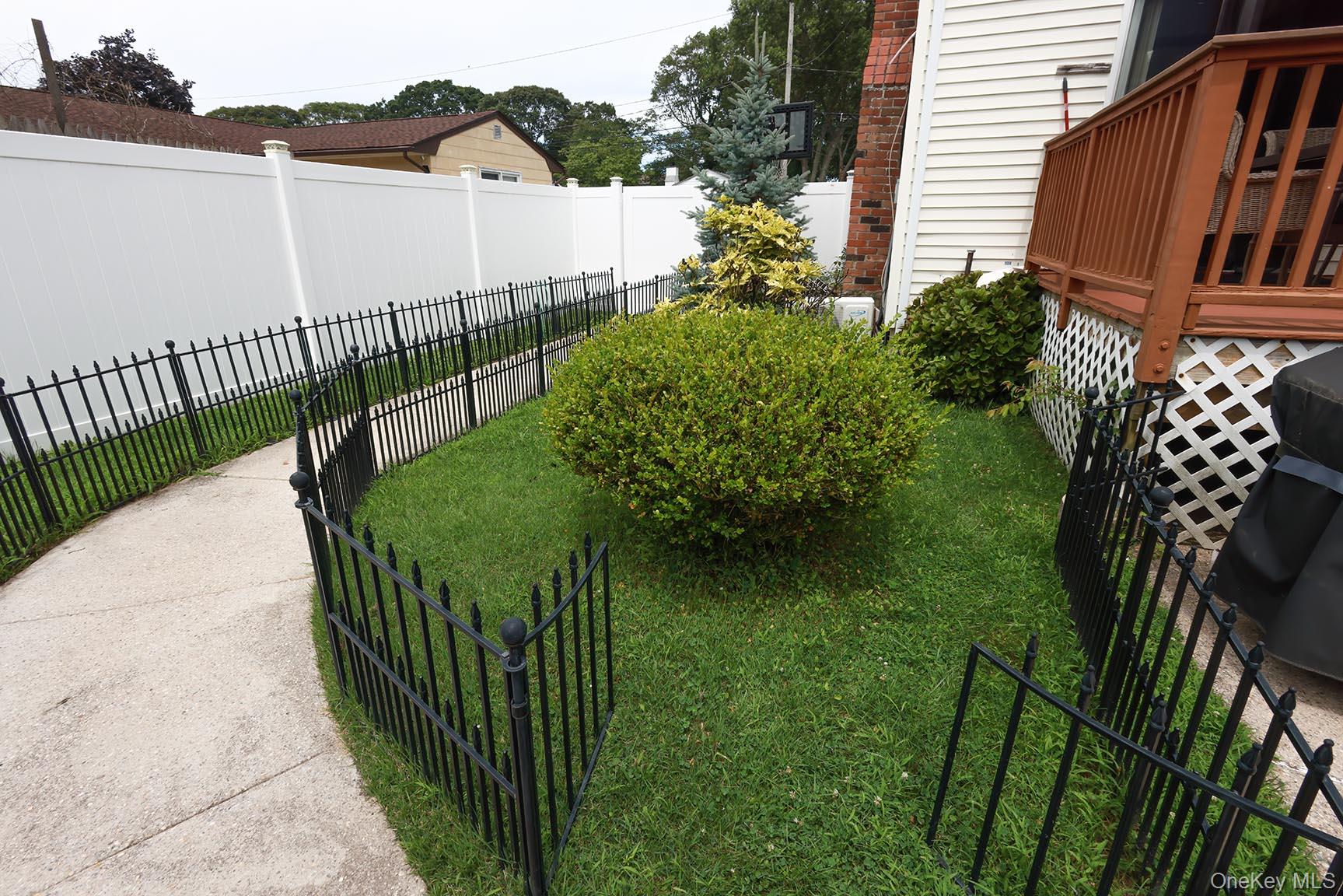 Shirley, New York, 11967, United States, 4 Bedrooms Bedrooms, ,4 BathroomsBathrooms,Residential,For Sale,1901619