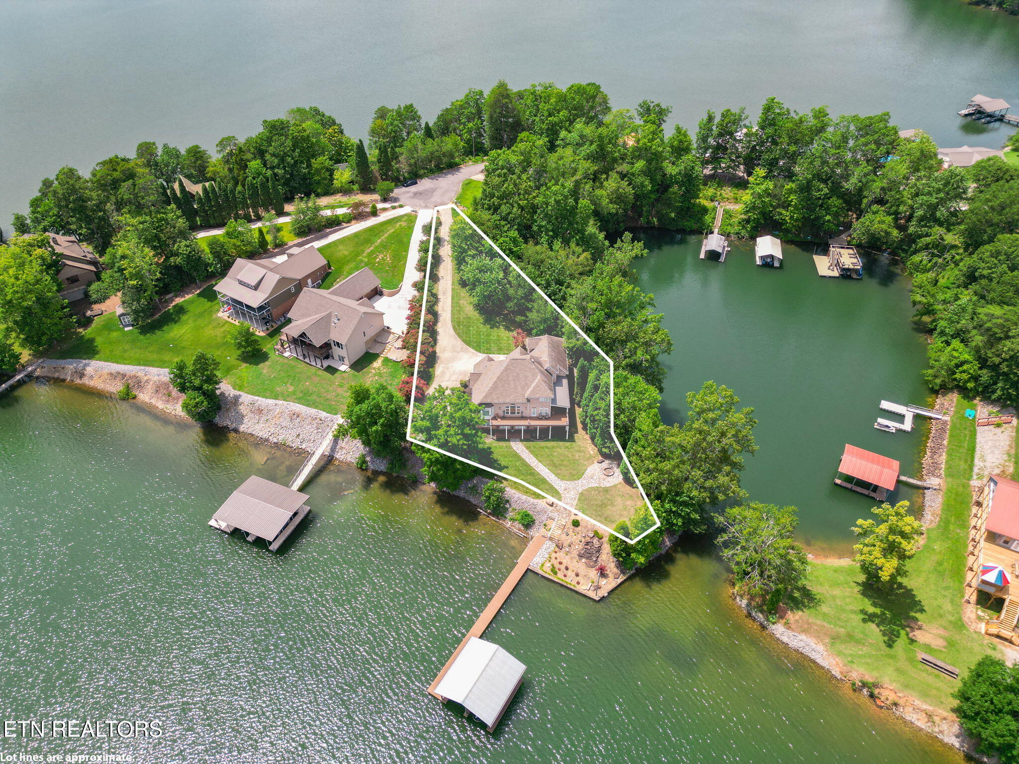 Spring City, Tennessee, 37381, United States, 3 Bedrooms Bedrooms, ,5 BathroomsBathrooms,Residential,For Sale,1900794