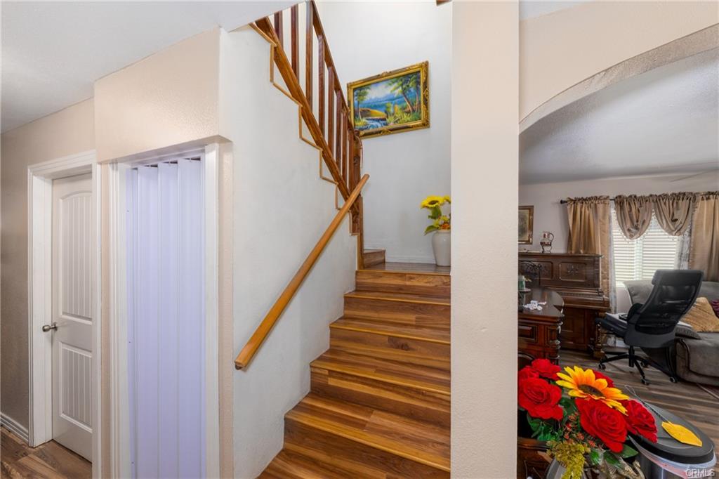 Los Angeles, California, 90011, United States, 6 Bedrooms Bedrooms, ,5 BathroomsBathrooms,Residential,For Sale,1974458