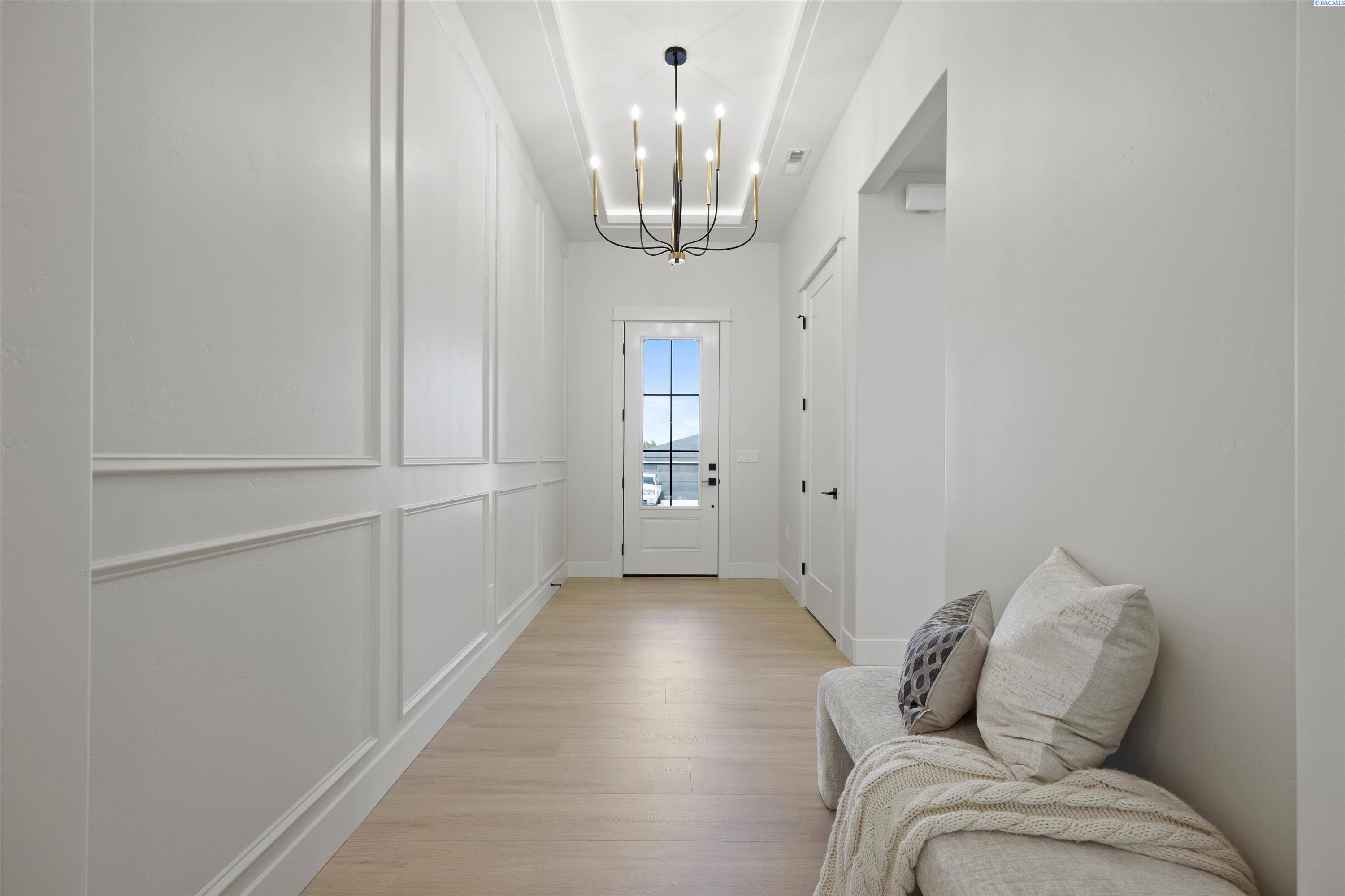 Richland, Washington, 99352, United States, 4 Bedrooms Bedrooms, ,3 BathroomsBathrooms,Residential,For Sale,1991503