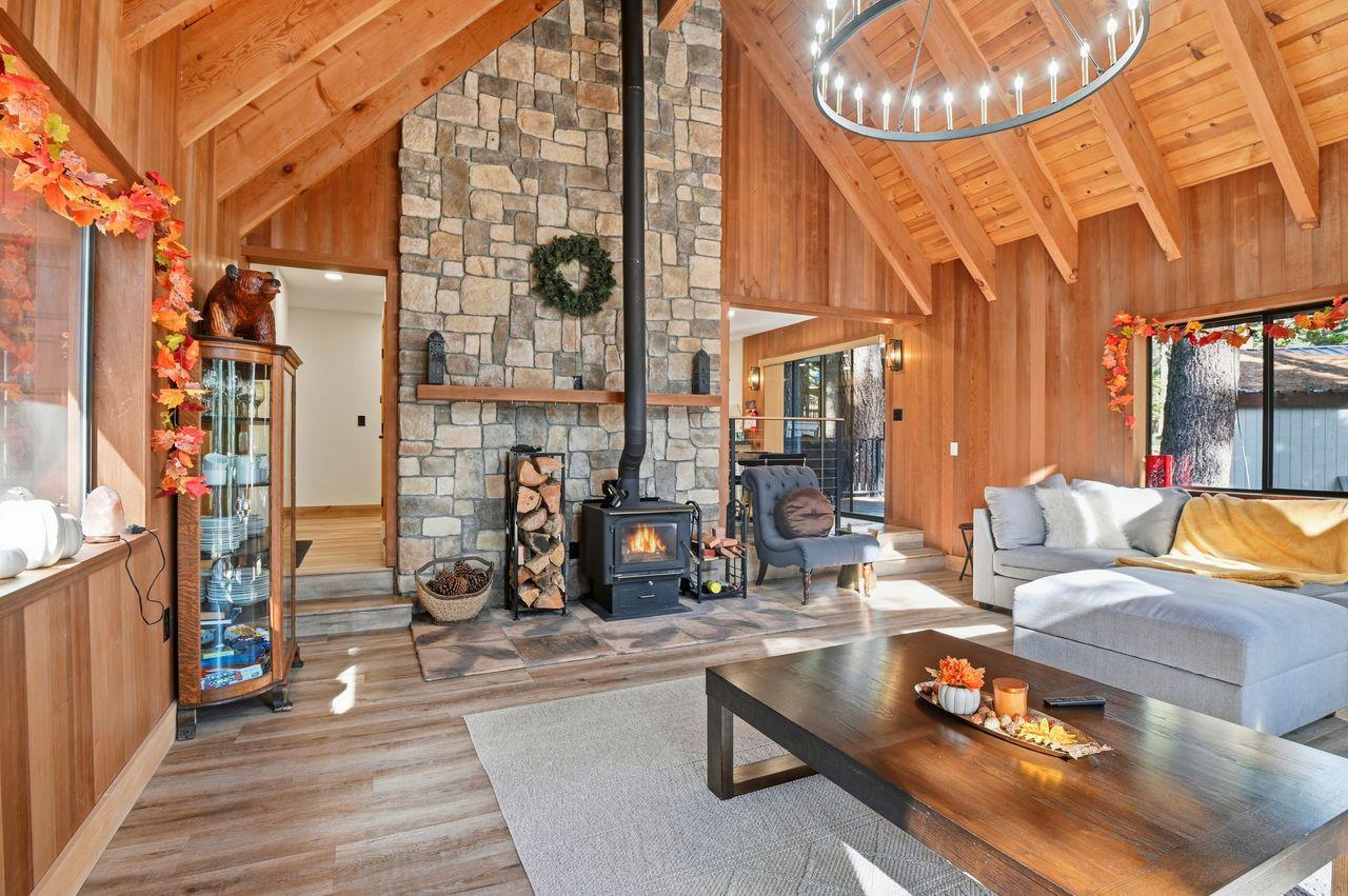 Soda Springs, California, 95728, United States, 3 Bedrooms Bedrooms, ,2 BathroomsBathrooms,Residential,For Sale,1998980