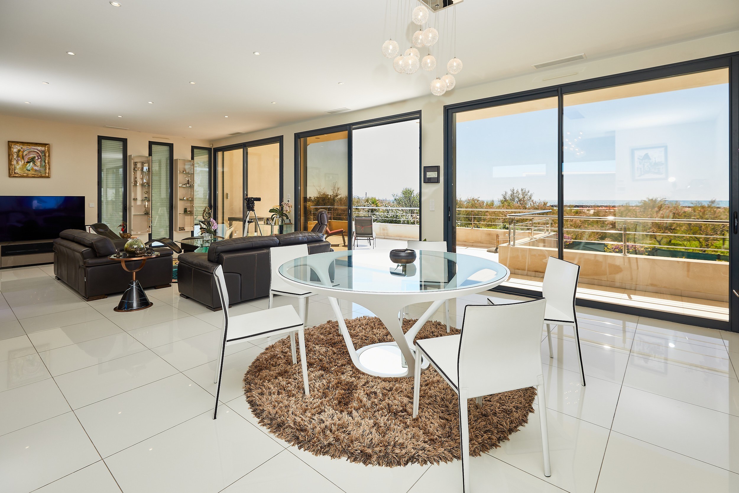  1105 / 5000 A Contemporary Beachfront Home... - 物件實景