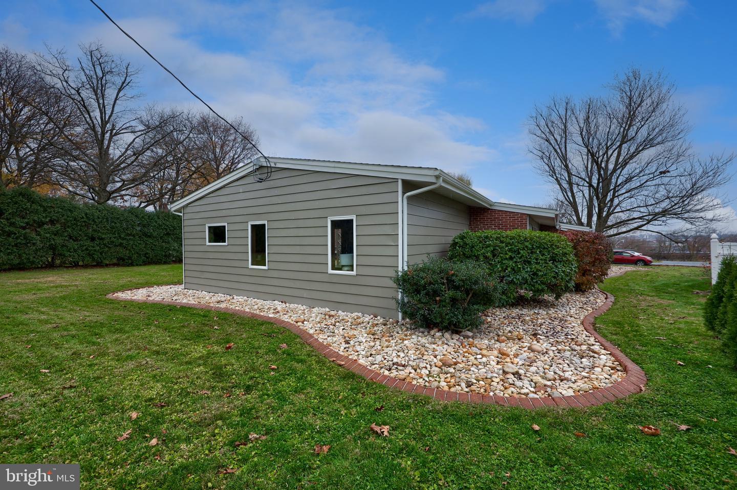 Lancaster, Pennsylvania, 17601, United States, 4 Bedrooms Bedrooms, ,3 BathroomsBathrooms,Residential,For Sale,1999084