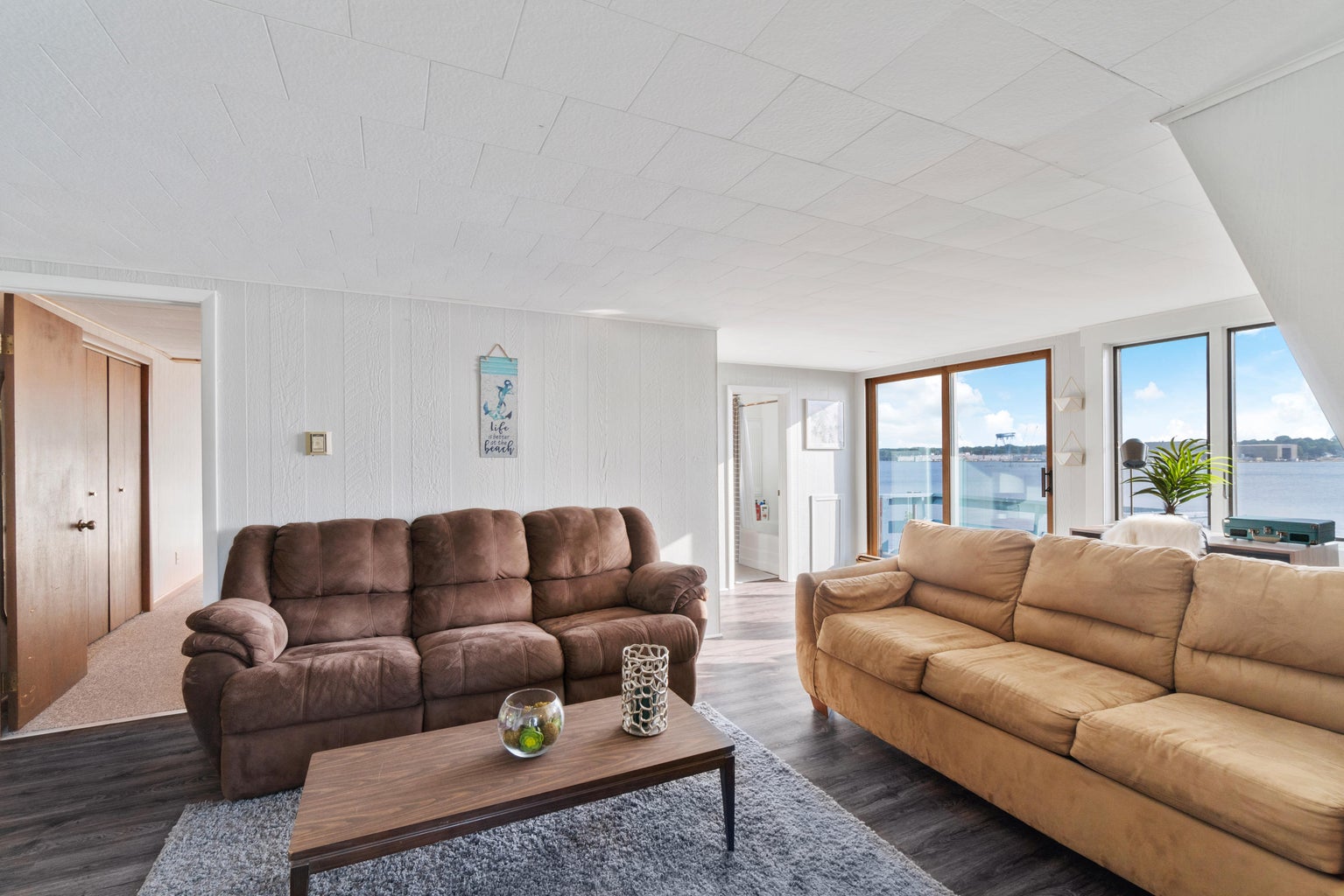 Sturgeon Bay, Wisconsin, 54235, United States, 5 Bedrooms Bedrooms, ,3 BathroomsBathrooms,Residential,For Sale,1923516