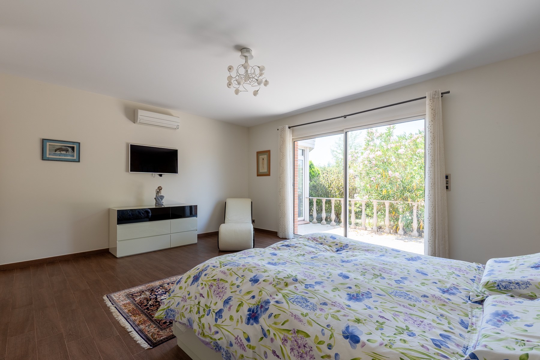  A superb, recently built property with exceptional features. - 物件實景