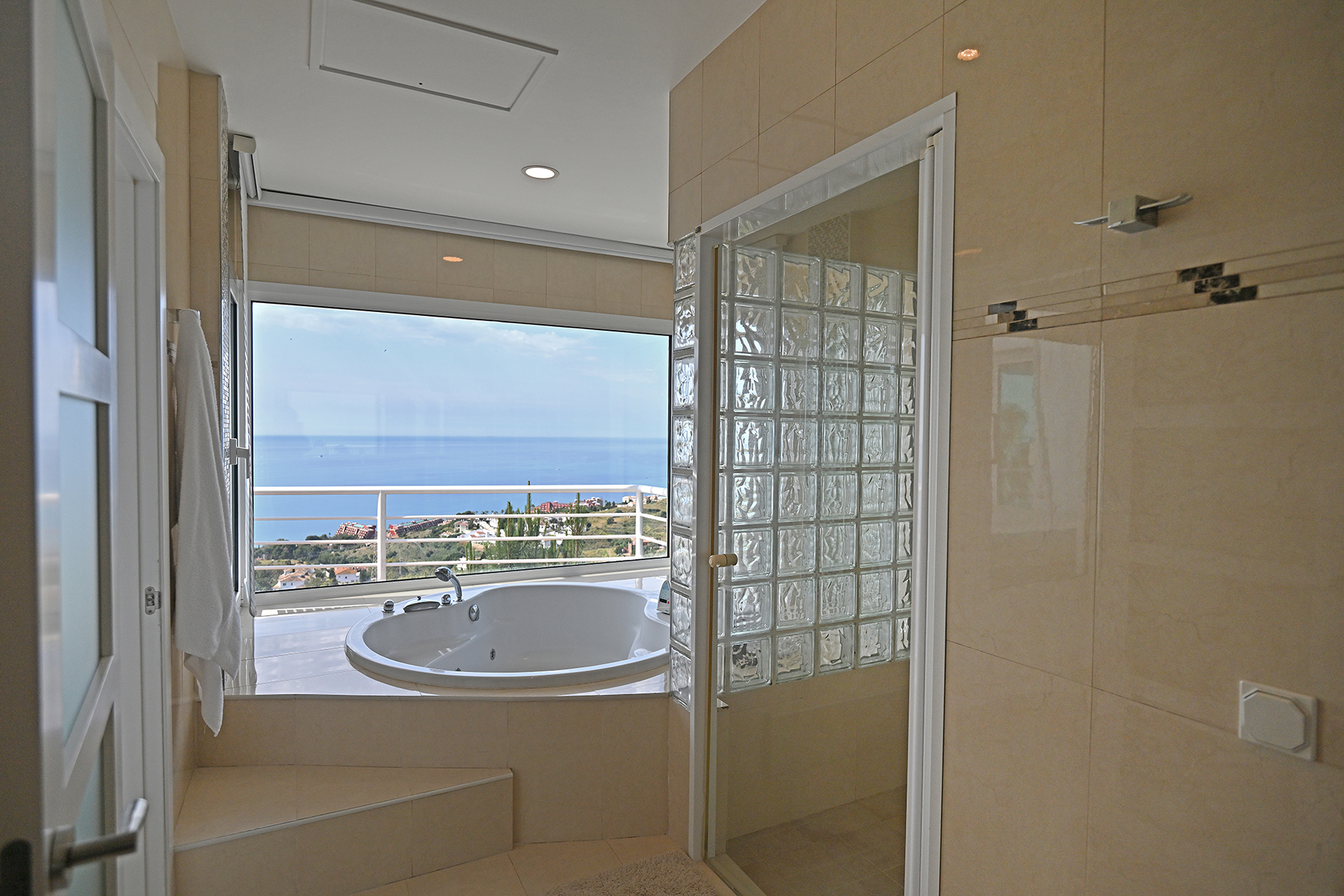  Architect-designed villa, single level with views to Ceuta and Africa - 物件實景