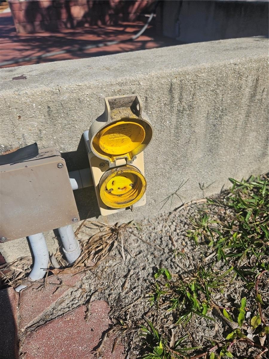 CAPE CORAL, Florida, 33914, United States, 4 Bedrooms Bedrooms, ,4 BathroomsBathrooms,Residential,For Sale,1981133