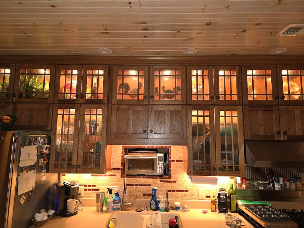 Lansing, North Carolina, 28643, United States, 2 Bedrooms Bedrooms, ,4 BathroomsBathrooms,Residential,For Sale,1914214