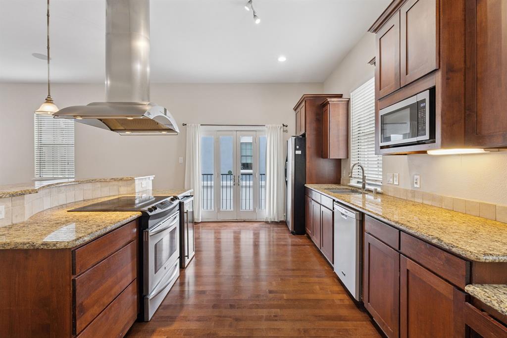 Dallas, Texas, 75204, United States, 2 Bedrooms Bedrooms, ,3 BathroomsBathrooms,Residential,For Sale,1895857