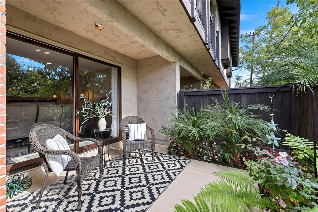 Sierra Madre, California, 91024, United States, 2 Bedrooms Bedrooms, ,3 BathroomsBathrooms,Residential,For Sale,1992859