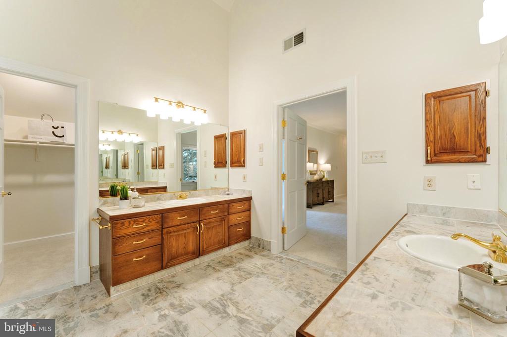 Great Falls, Virginia, 22066, United States, 5 Bedrooms Bedrooms, ,5 BathroomsBathrooms,Residential,For Sale,1900616