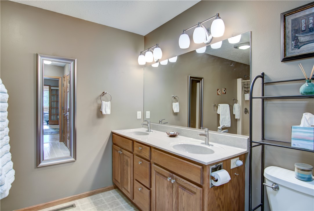 Cornell, Wisconsin, 54732, United States, 3 Bedrooms Bedrooms, ,3 BathroomsBathrooms,Residential,For Sale,1919969
