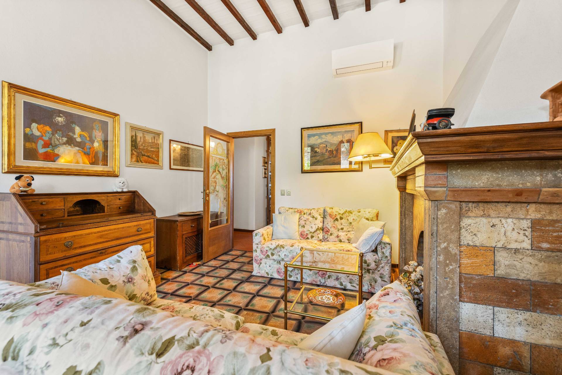 San Gimignano, Siena, 53037, IT, 3 Bedrooms Bedrooms, ,2 BathroomsBathrooms,Residential,For Sale,1876923