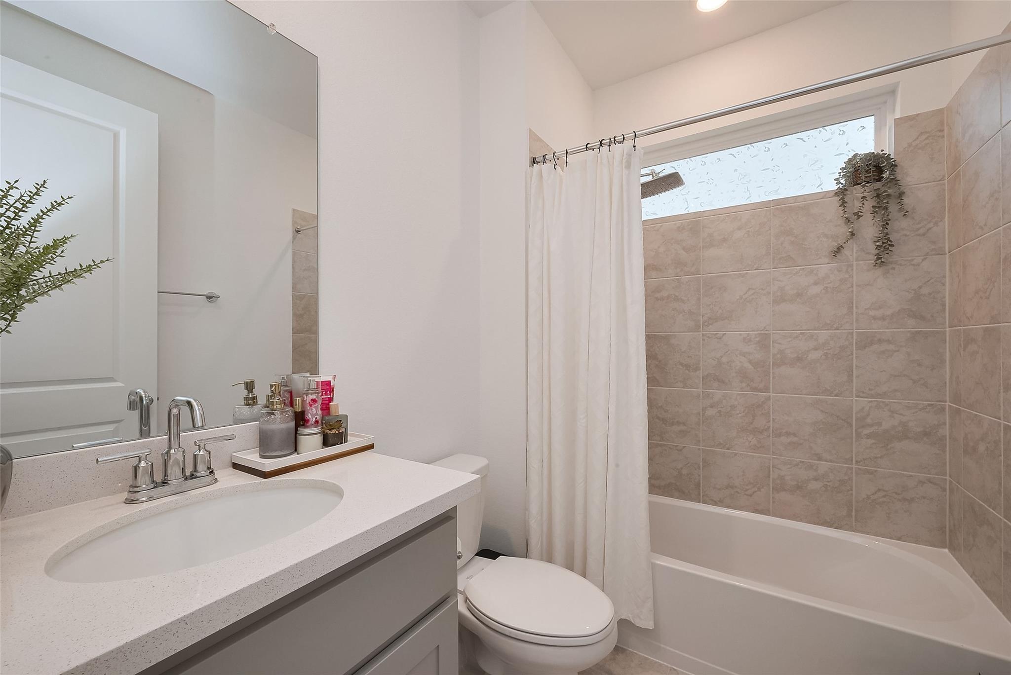 Katy, Texas, 77493, United States, 4 Bedrooms Bedrooms, ,3 BathroomsBathrooms,Residential,For Sale,1921251