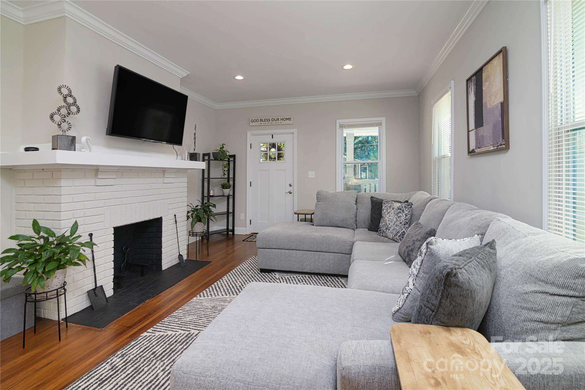Charlotte, North Carolina, 28208, United States, 3 Bedrooms Bedrooms, ,2 BathroomsBathrooms,Residential,For Sale,1911586