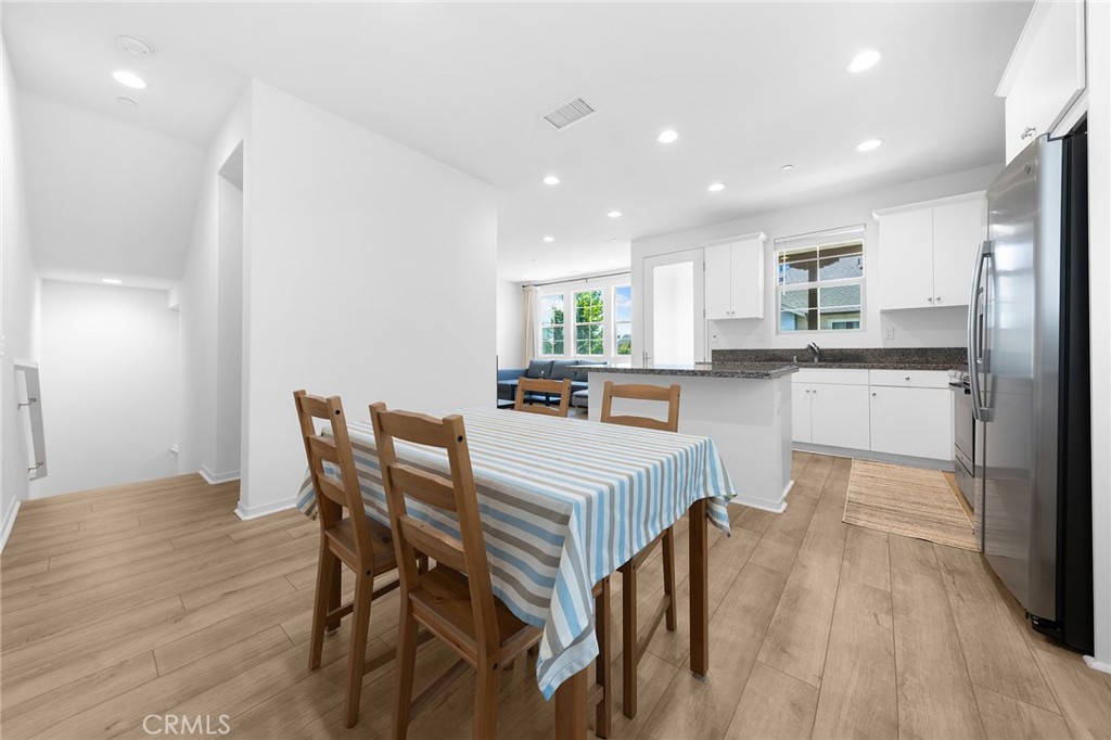 Chino, California, 91708, United States, 2 Bedrooms Bedrooms, ,3 BathroomsBathrooms,Residential,For Sale,1932480