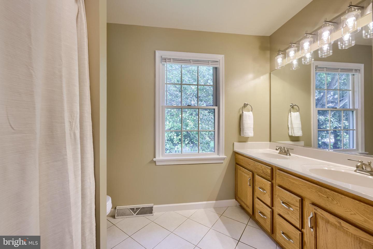 Lancaster, Pennsylvania, 17603, United States, 3 Bedrooms Bedrooms, ,3 BathroomsBathrooms,Residential,For Sale,1964719