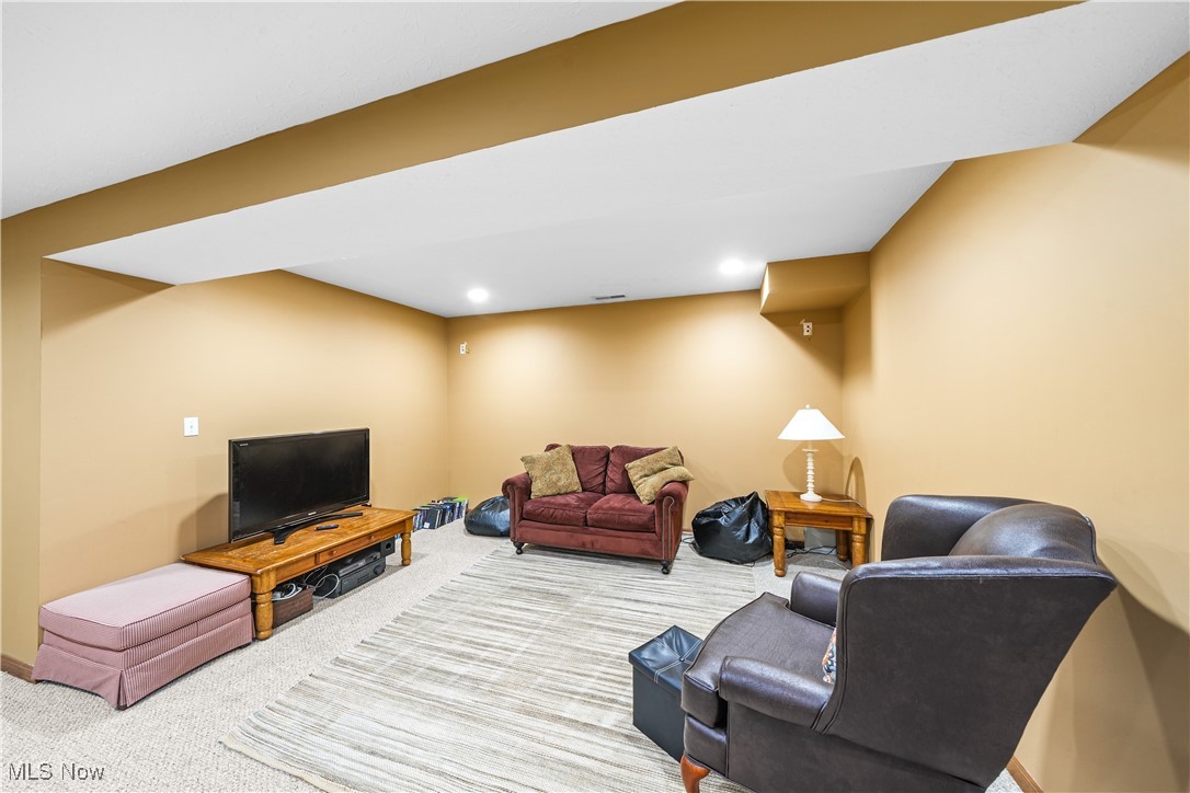 Aurora, Ohio, 44202, United States, 4 Bedrooms Bedrooms, ,4 BathroomsBathrooms,Residential,For Sale,1987791