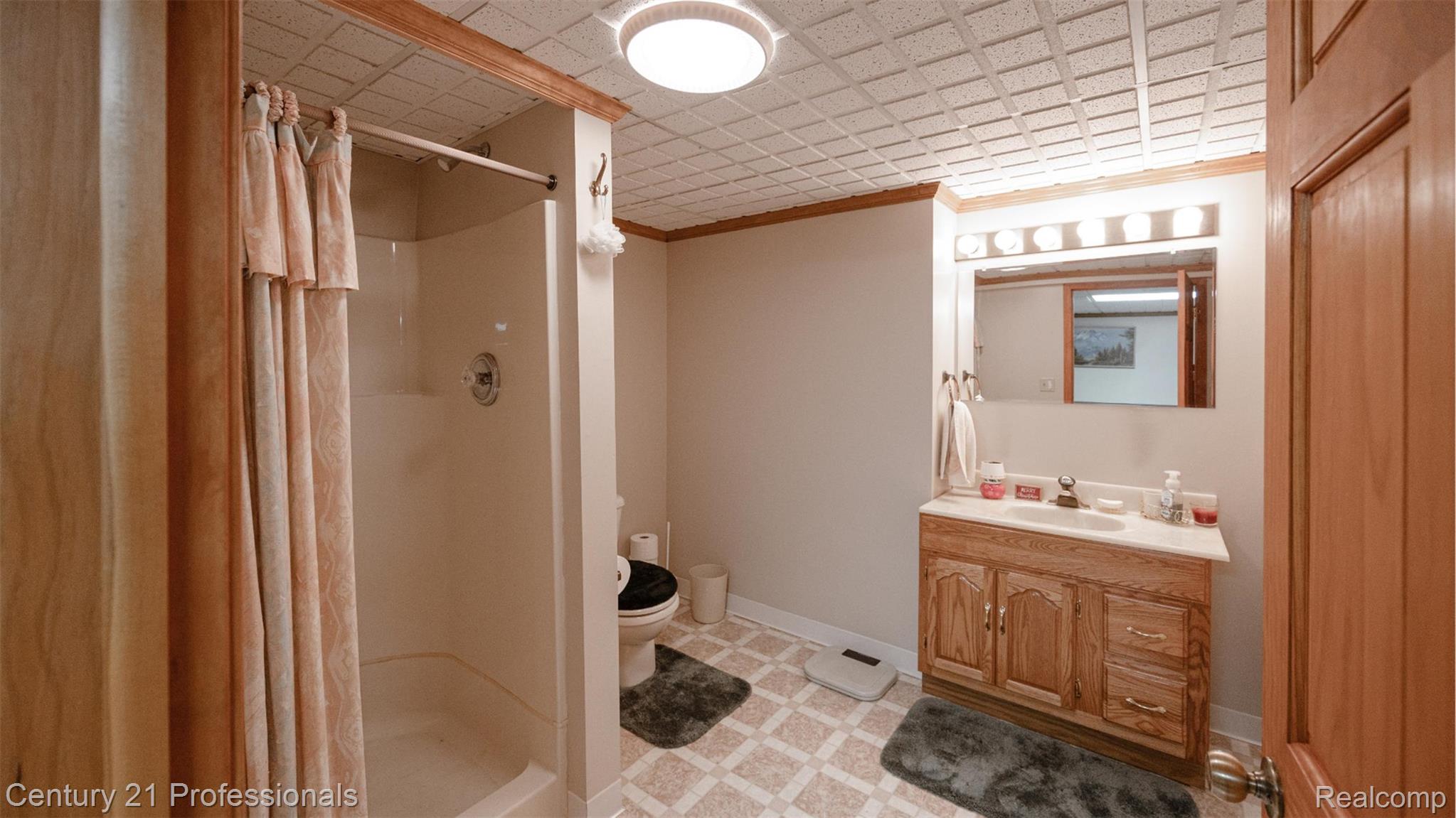 RochesterHills, Michigan, 48309, United States, 4 Bedrooms Bedrooms, ,4 BathroomsBathrooms,Residential,For Sale,1980404