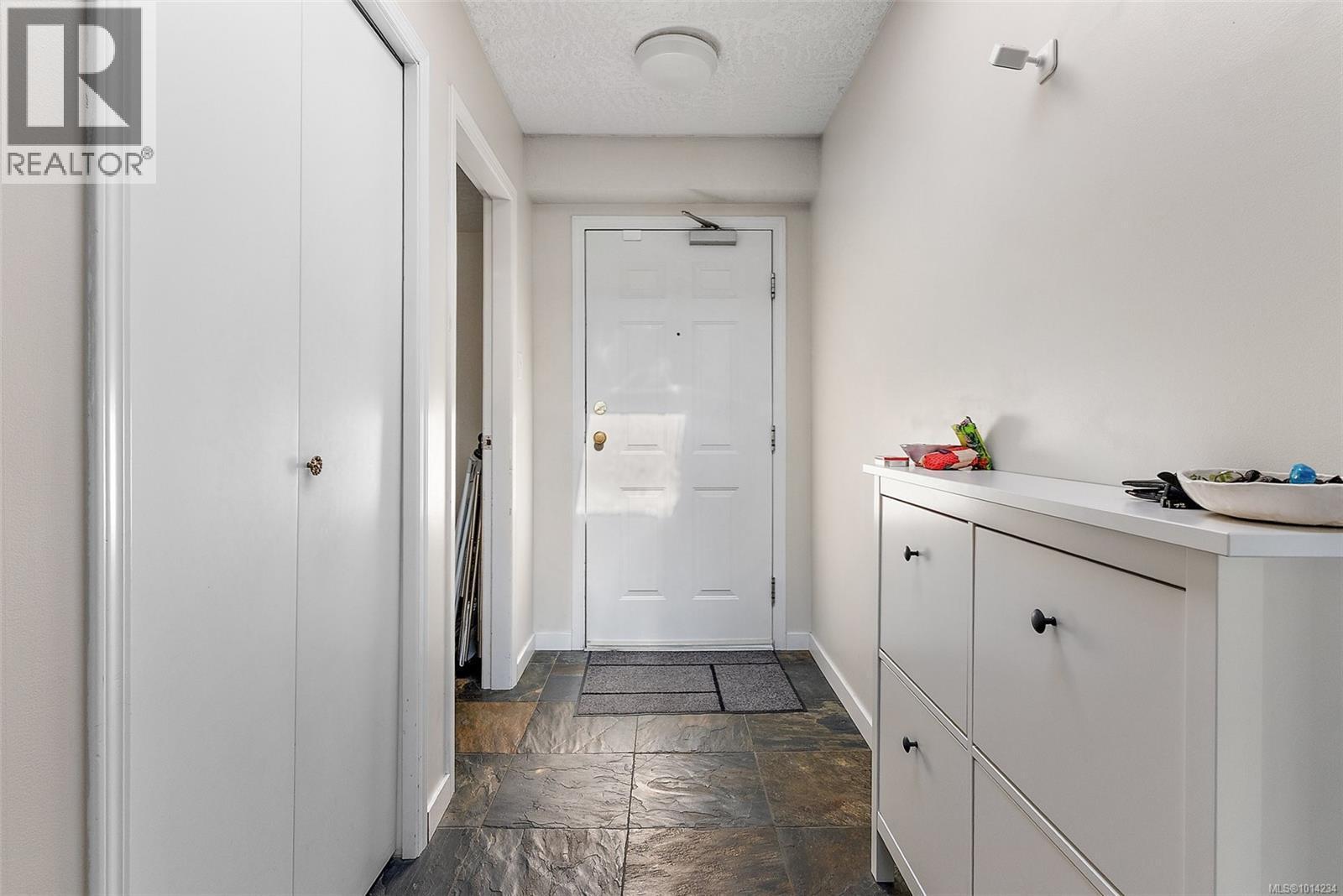 VICTORIA, British Columbia, V8T 5H6, CA, 2 Bedrooms Bedrooms, ,2 BathroomsBathrooms,Residential,For Sale,1950667