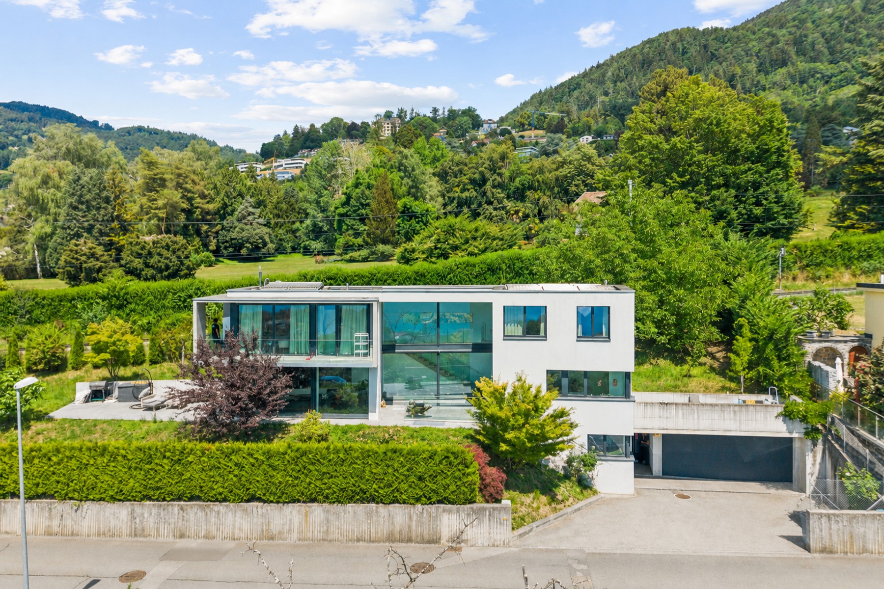  Panoramic view from this contemporary villa - 物件實景