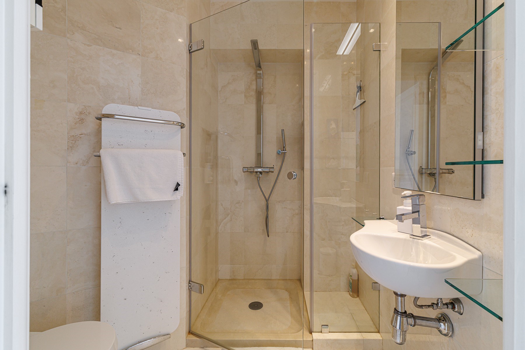  Luxury seafront apartment in Nice – 2 bedrooms, views over the Baie des Anges - 物件實景