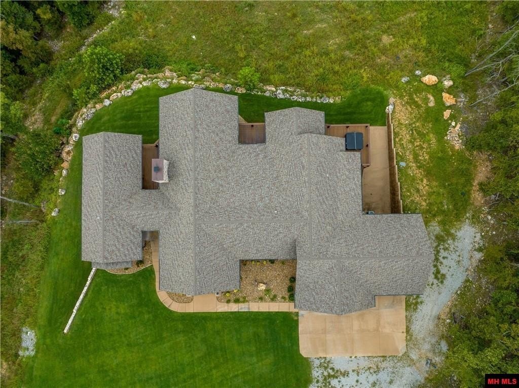 Cotter, Arkansas, 72626, United States, 4 Bedrooms Bedrooms, ,5 BathroomsBathrooms,Residential,For Sale,1976163