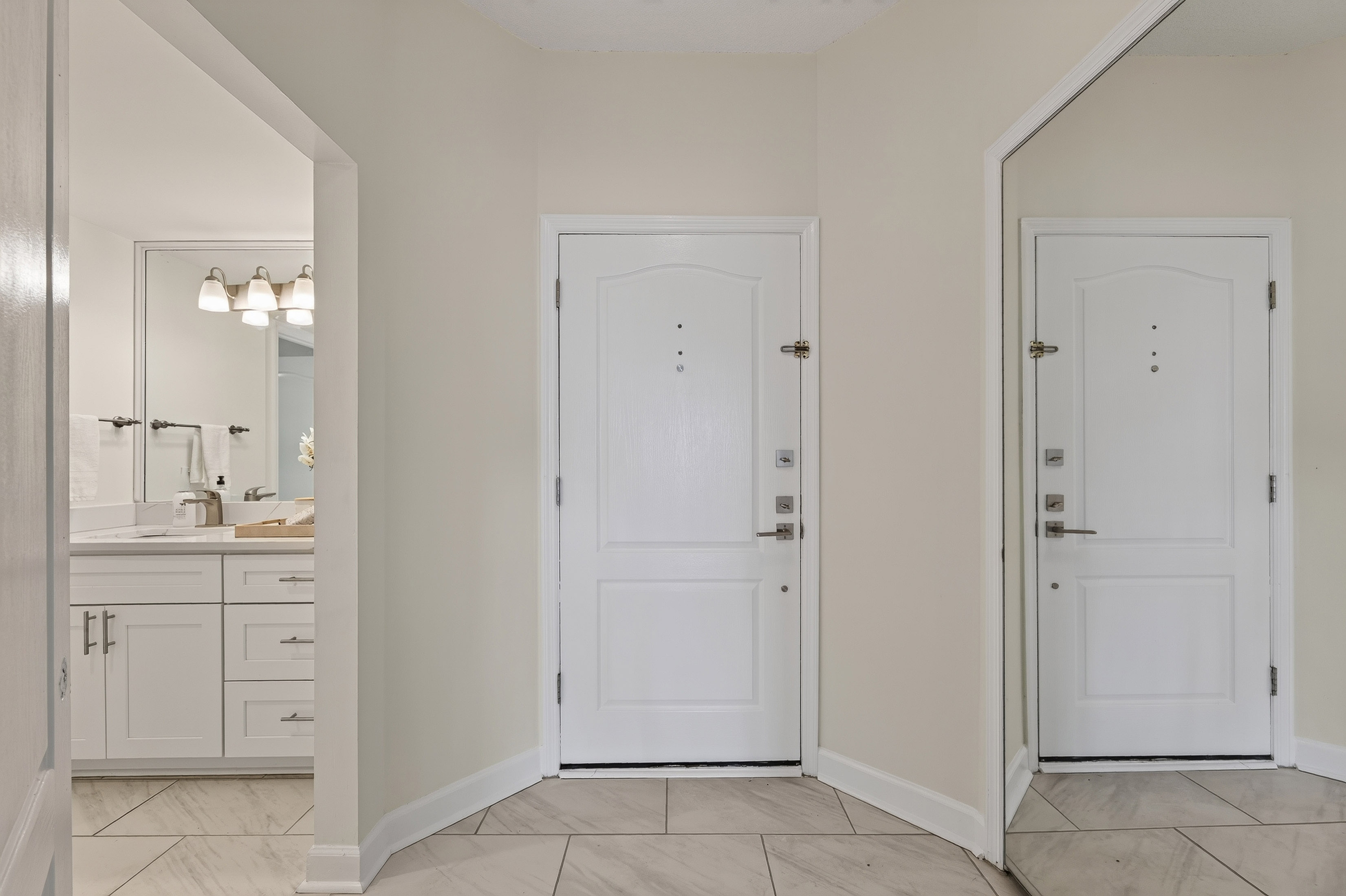  Welcome to Unit 2150 at The Oaks at Buckhead - 物件實景