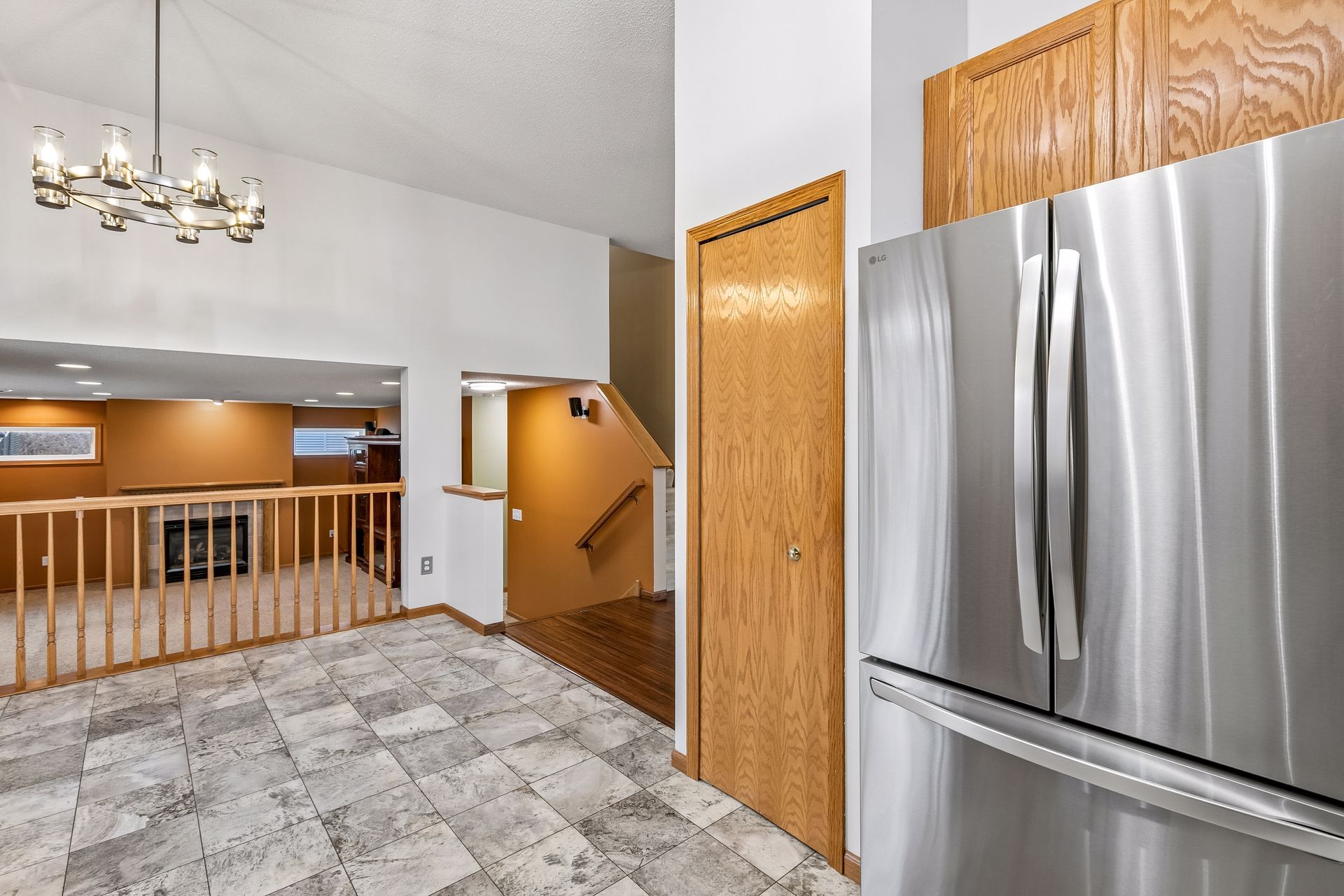  Cul-de-Sac Living with Over an Acre of Land - 物件實景