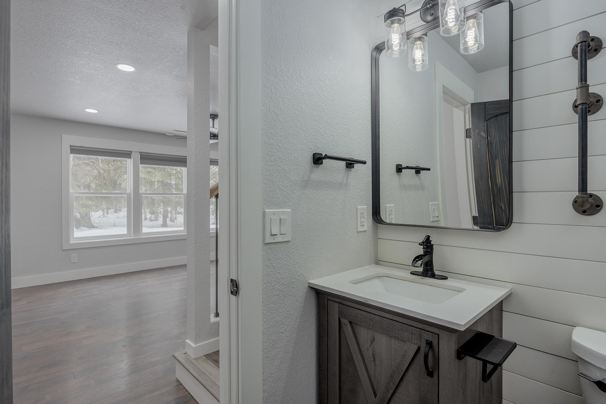 North Pole, Alaska, 99705, United States, 3 Bedrooms Bedrooms, ,3 BathroomsBathrooms,Residential,For Sale,2040156