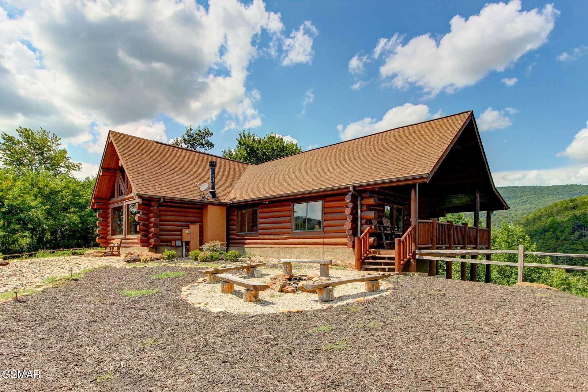 Sevierville, Tennessee, 37876, United States, 3 Bedrooms Bedrooms, ,5 BathroomsBathrooms,Residential,For Sale,1976203