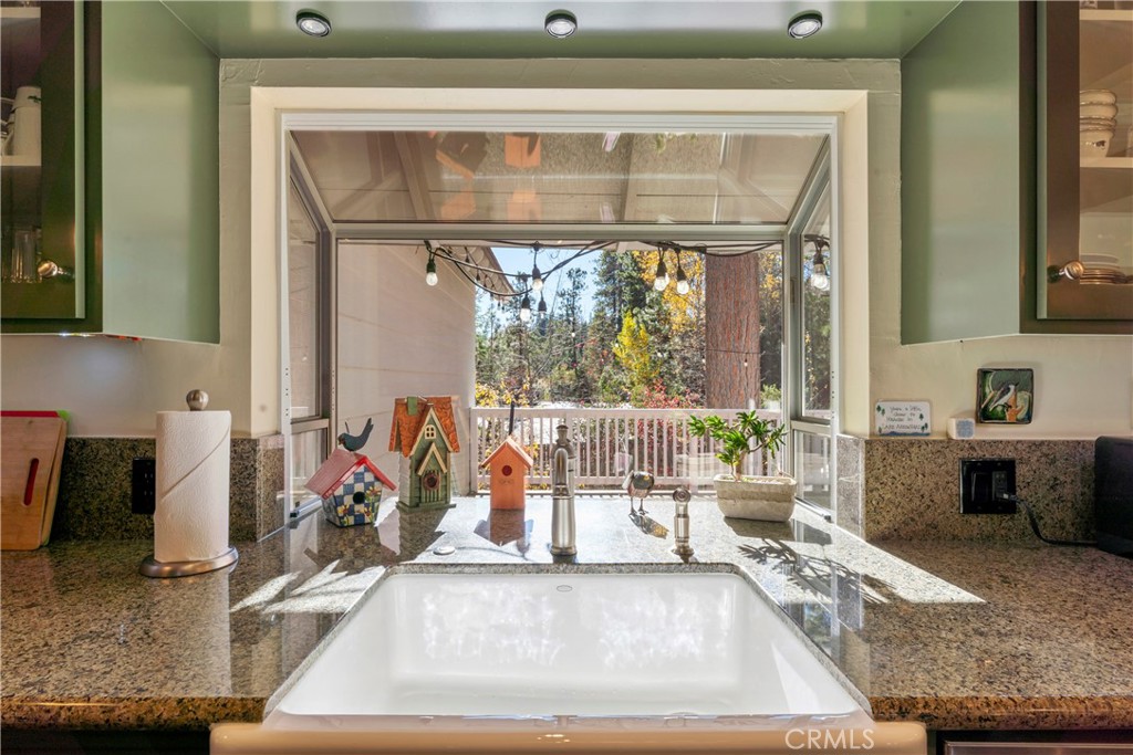 Lake Arrowhead, California, 92352, United States, 4 Bedrooms Bedrooms, ,2 BathroomsBathrooms,Residential,For Sale,2003409