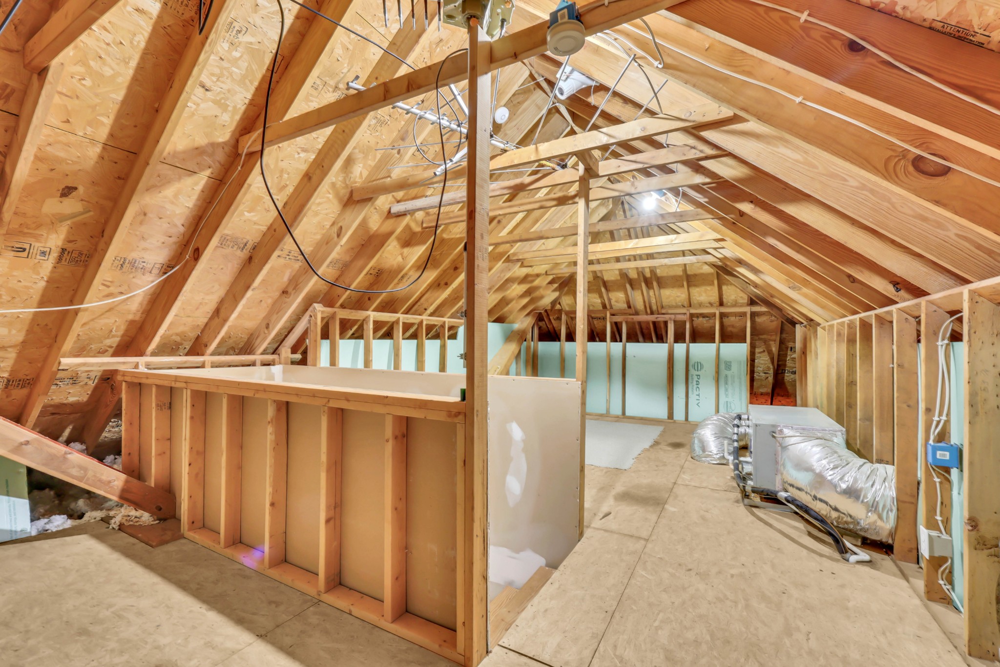 Clarksville, Tennessee, 37043, United States, 4 Bedrooms Bedrooms, ,4 BathroomsBathrooms,Residential,For Sale,1989948