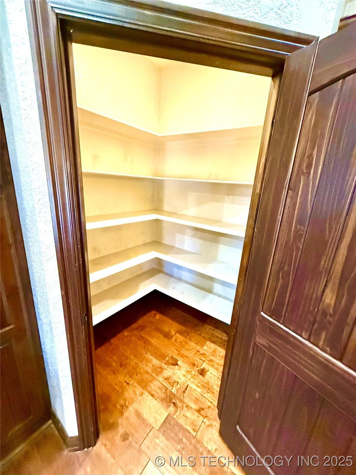 Checotah, Oklahoma, 74426, United States, 4 Bedrooms Bedrooms, ,4 BathroomsBathrooms,Residential,For Sale,1980942