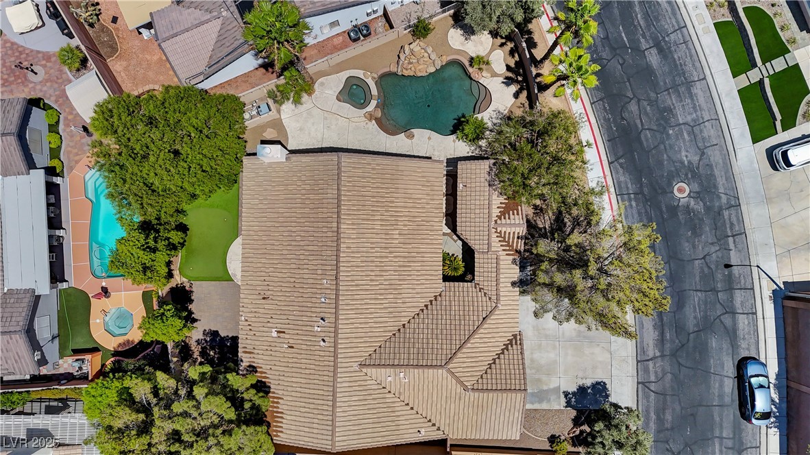 Henderson, Nevada, 89052, United States, 5 Bedrooms Bedrooms, ,2 BathroomsBathrooms,Residential,For Sale,1897207