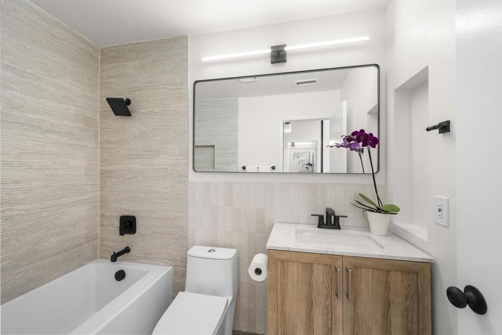 San Diego, California, 92101, United States, 1 Bedroom Bedrooms, ,1 BathroomBathrooms,Residential,For Sale,1996948