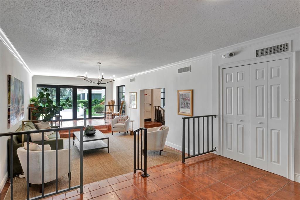 Winter Park, Florida, 32789, United States, 2 Bedrooms Bedrooms, ,1 BathroomBathrooms,Residential,For Sale,1794385