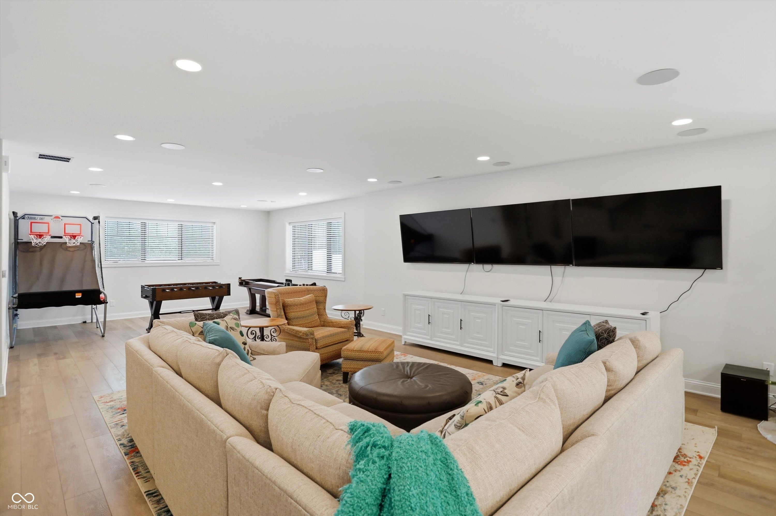 Carmel, Indiana, 46033, United States, 5 Bedrooms Bedrooms, ,5 BathroomsBathrooms,Residential,For Sale,2001203