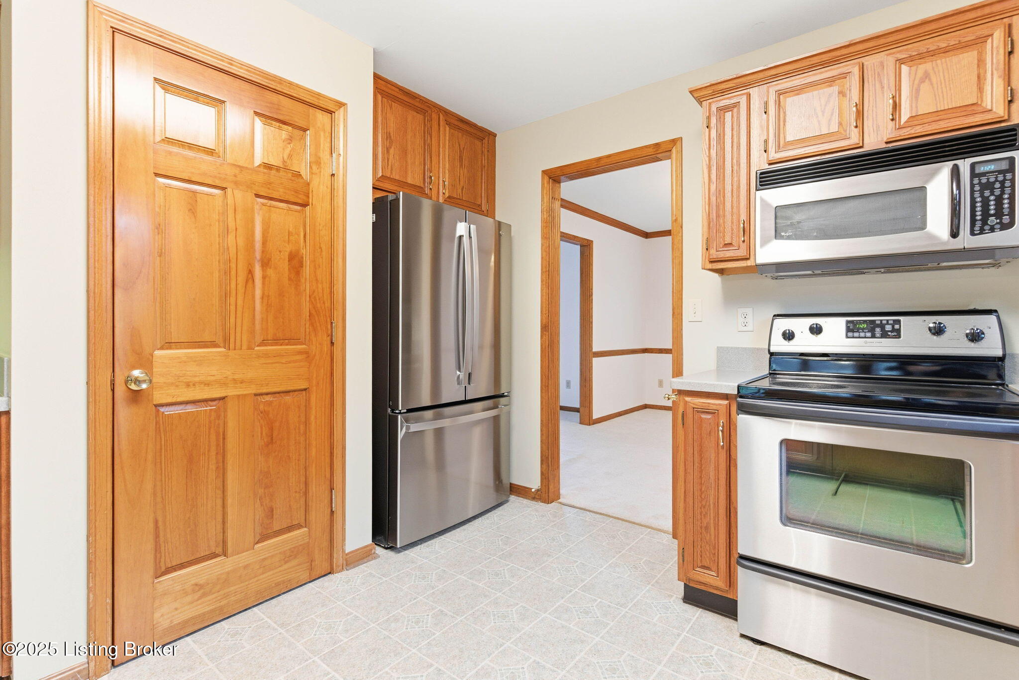 Prospect, Kentucky, 40059, United States, 3 Bedrooms Bedrooms, ,3 BathroomsBathrooms,Residential,For Sale,1996132