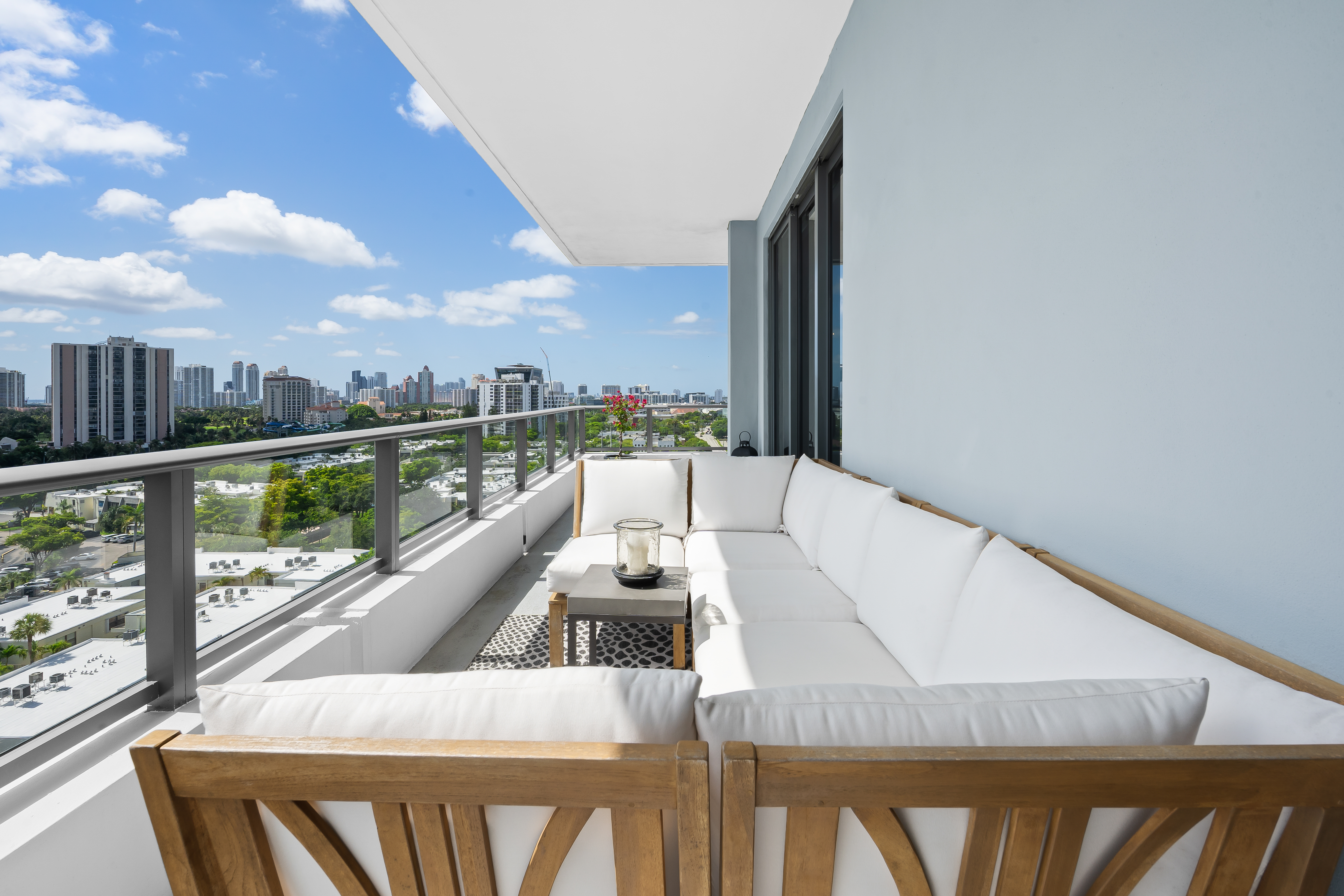  2960 NE 207th St, Aventura, FL, 33180 - 物件實景
